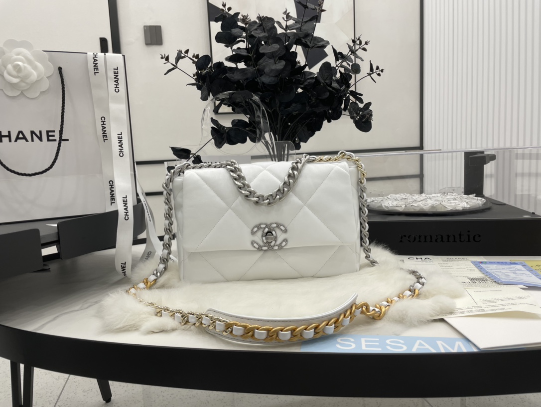 Best-Gift-Replica-Chanel-19-Handbag-Lambskin-26cm-White.jpg