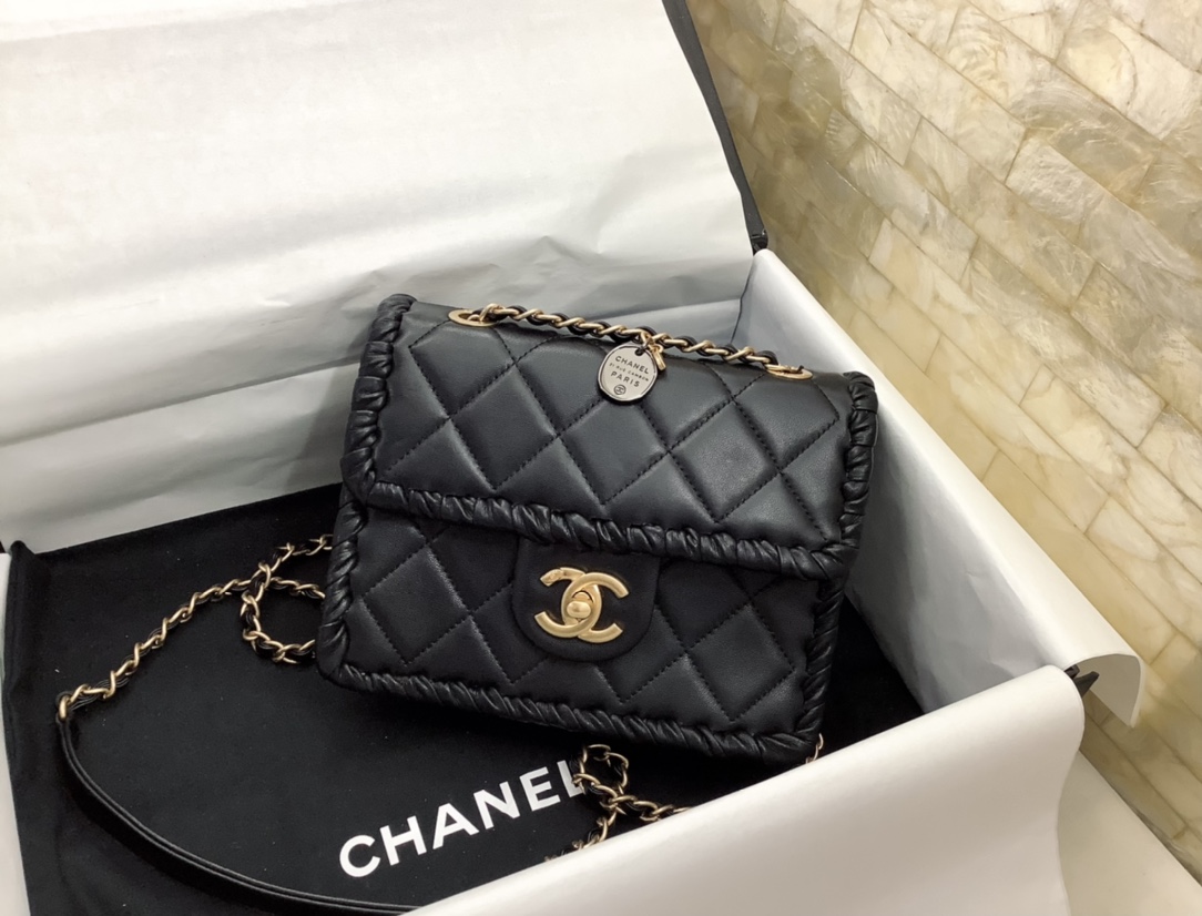 Chanel-Ohanel-2022-Shouluder-Bag-Black.jpg