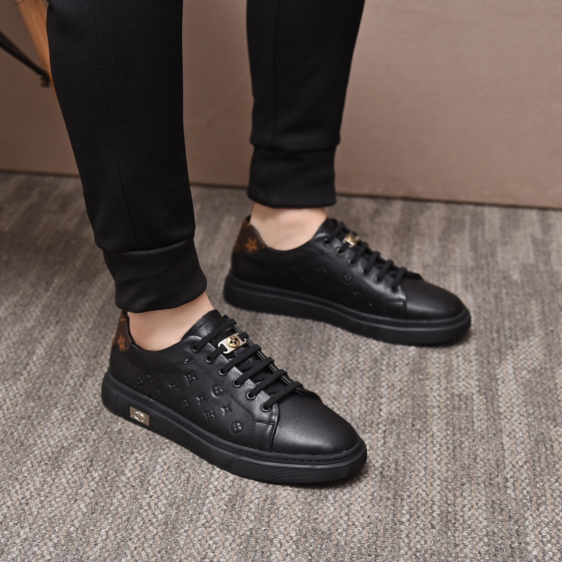 Louis-Vuitton-Casual-Sneakers-Shoes-0004-38-44.jpg