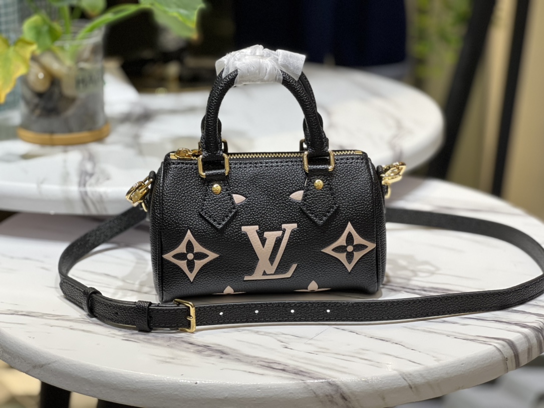 Louis-Vuitton-M81456-Nano-Speedy-Black-Leather.jpg