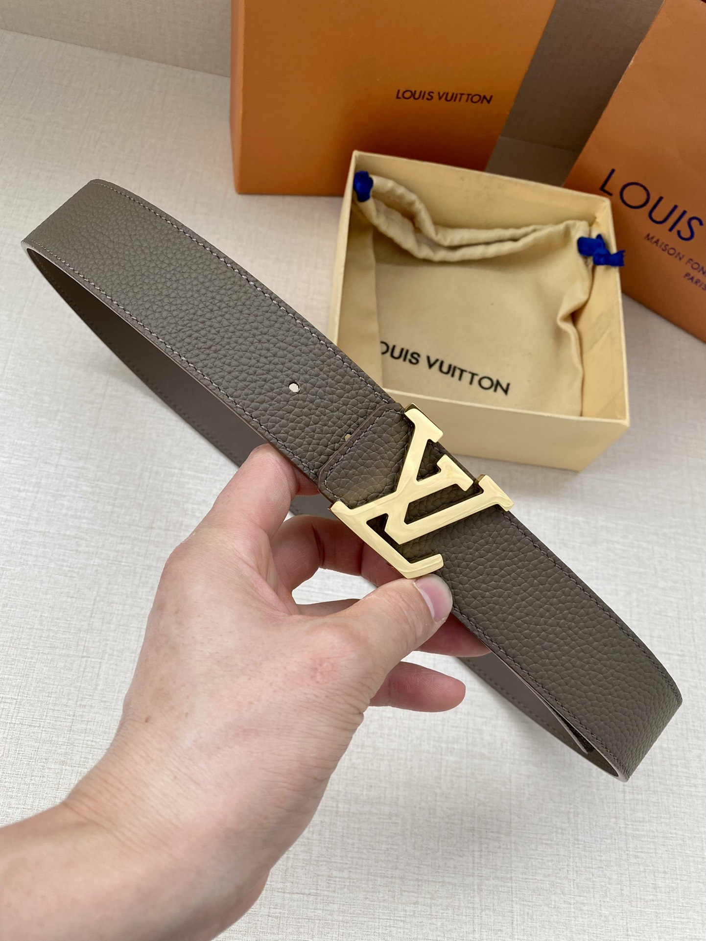 Louis-Vuitton-Men-Leather-Belt-Width-4CM-137.jpg