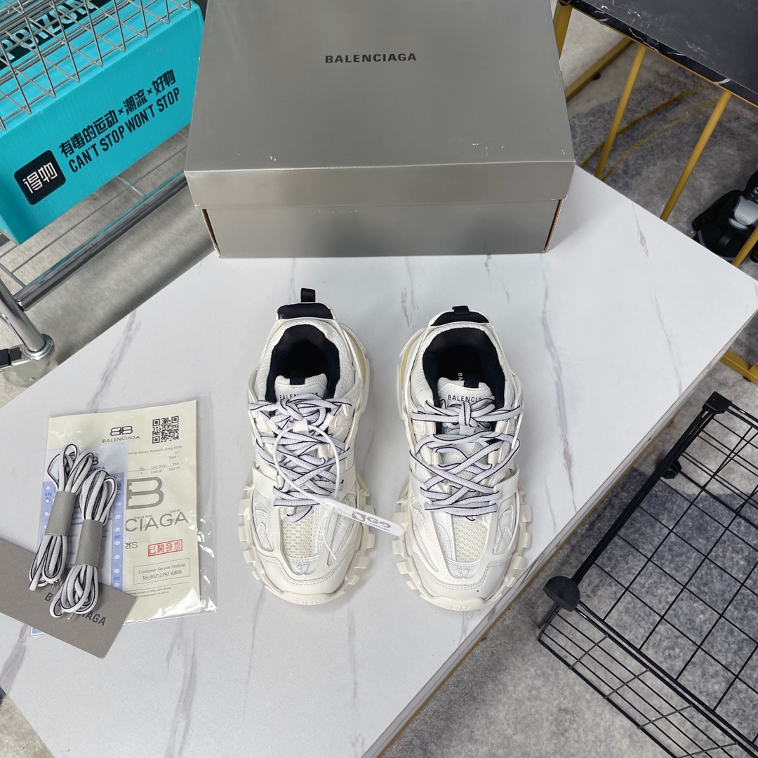 Balenciaga-Triple-S-Trainers-0044-35-45.jpg