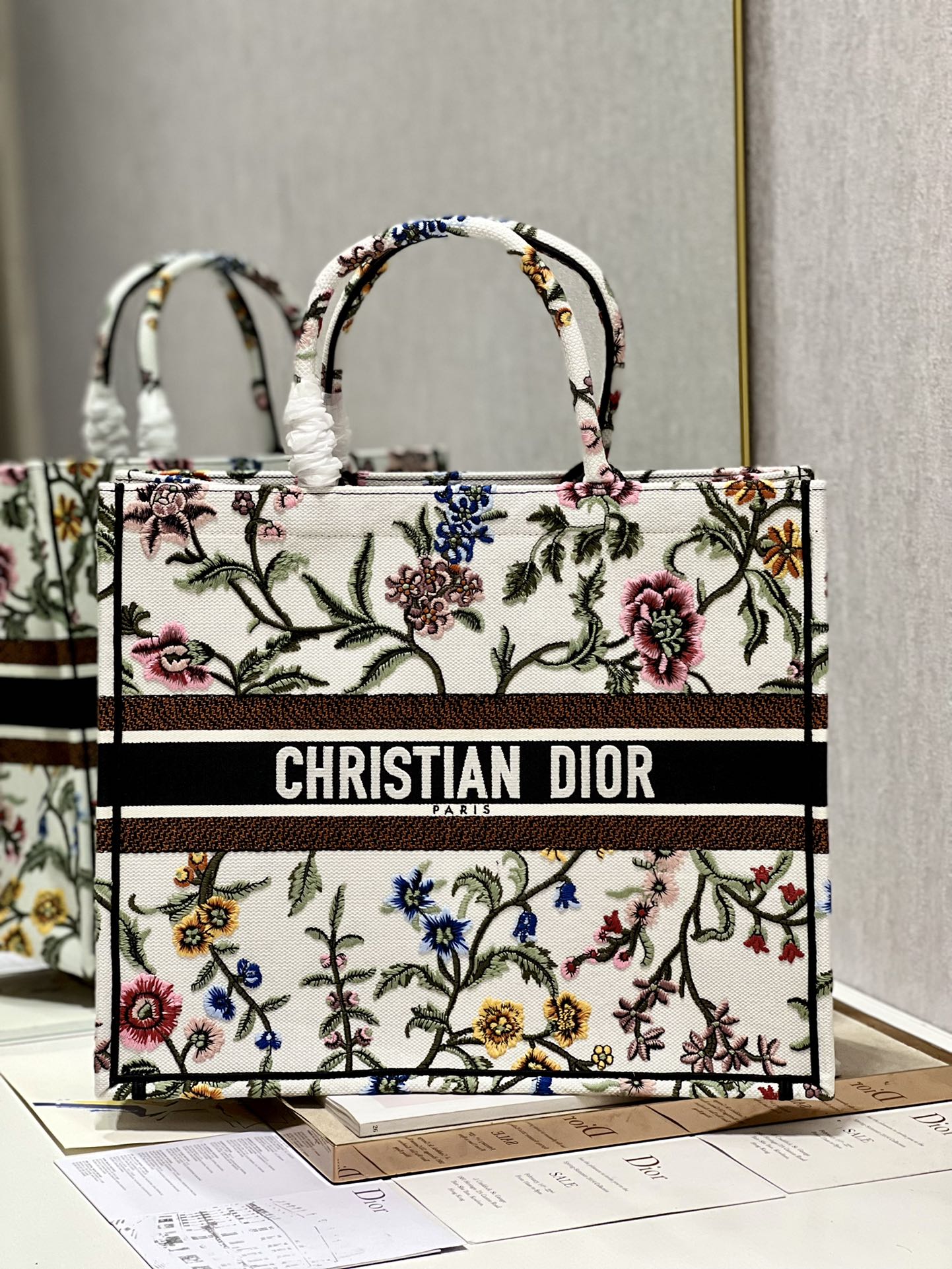 Dior-Book-Tote-Large-42cm-White-Multicolor-Dior-Jardin-Botanique-Embroidery.jpg