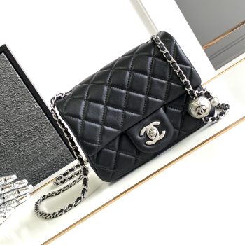 Chanel 2023 23k Classics Flap Bags 17cm