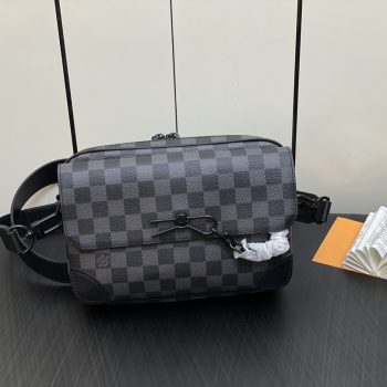 Louis Vuitton M46795 Steamer Messenger Monogram Eclipse coated canvas