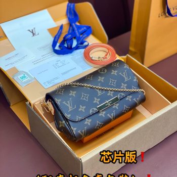 Louis Vuitton M40718 Favorite Small size