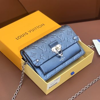 Louis Vuitton M67839 Vavin Chain Wallet Embossed cowhide leather Blue