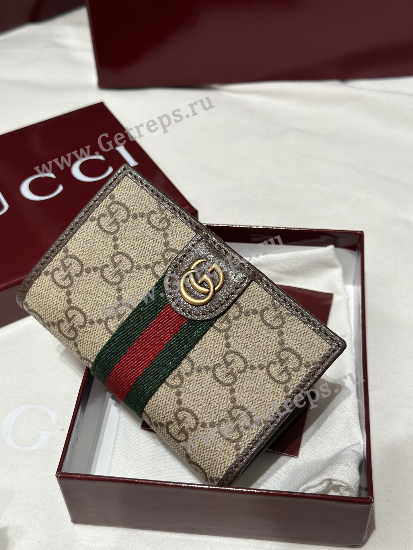 Gucci-Ophidia-Passport-holder-2.jpg