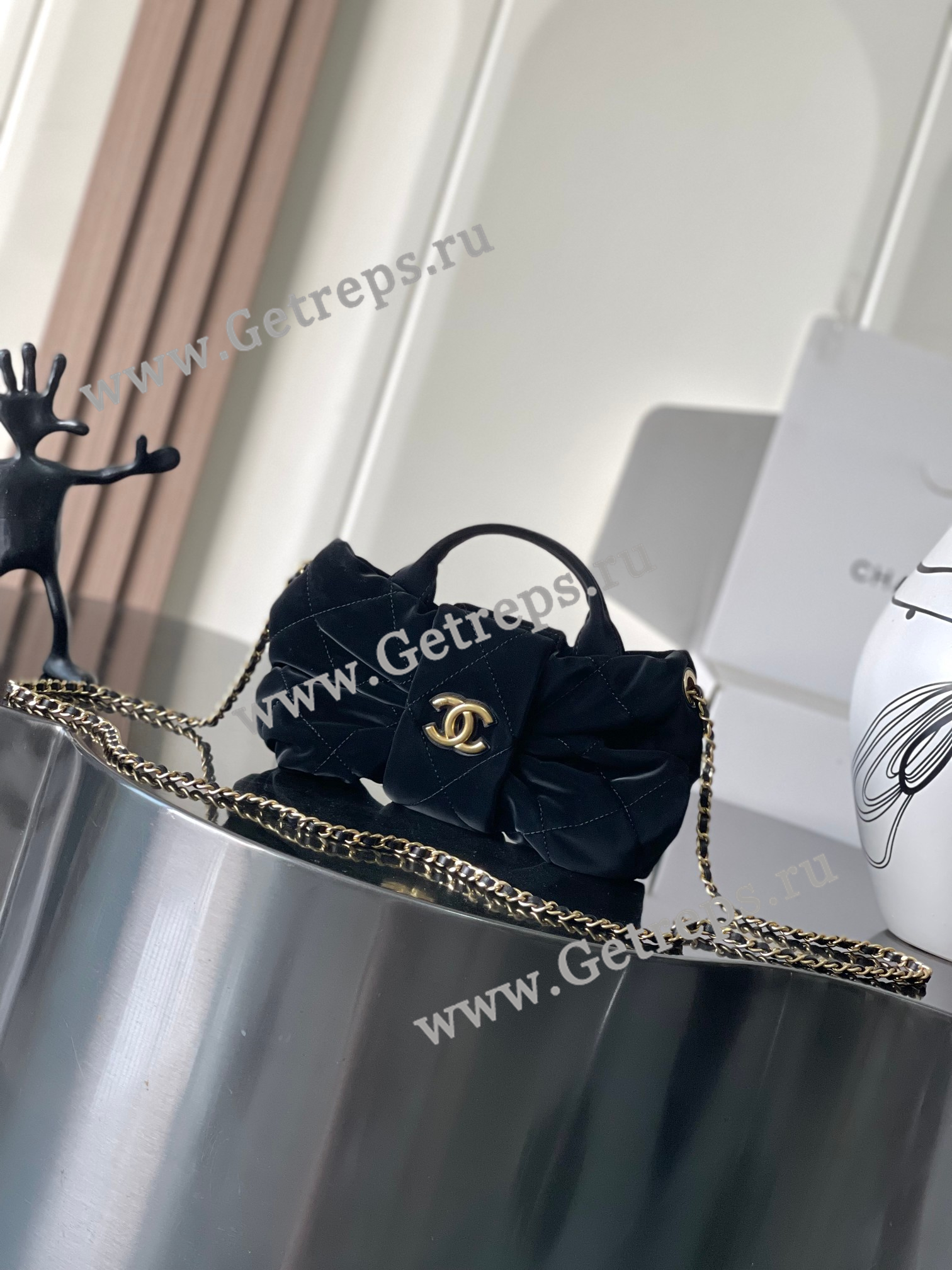 Chanel-25K-Mini-Bow-Bag-Velvet-effect-Black.jpg