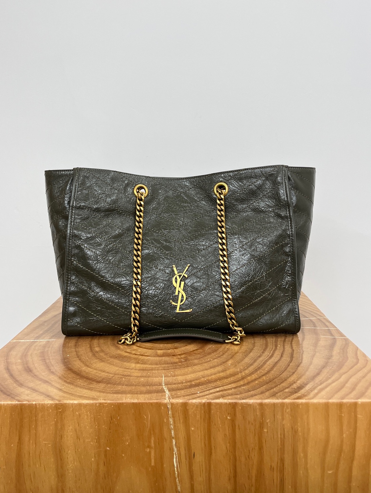 Saint-Laurent-Niki-Shopping-Bag-Large-Oiled-and-Waxed-Cowhide-Leather-Green.jpg