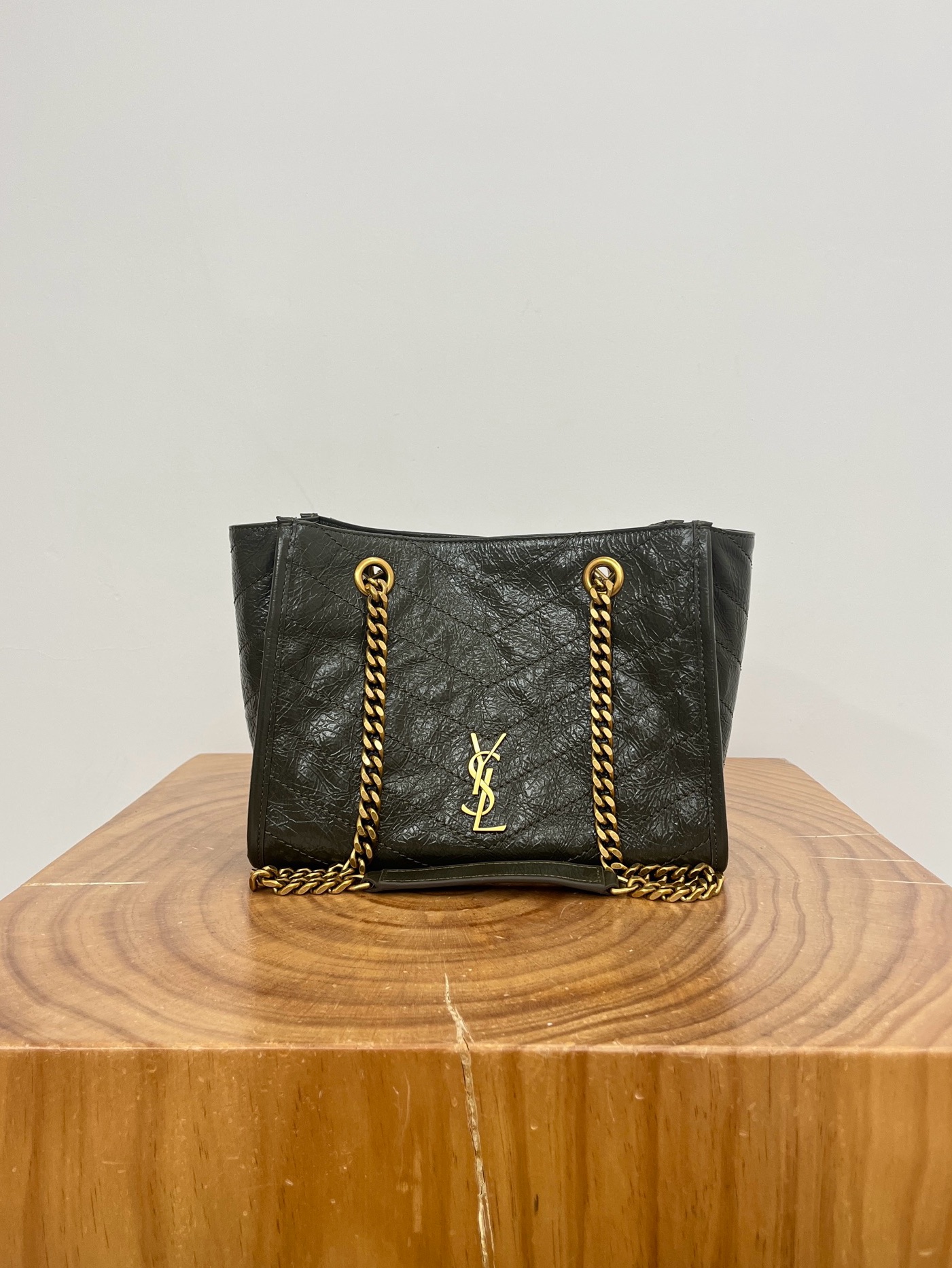 Saint-Laurent-Niki-Shopping-Bag-Small-Oiled-and-Waxed-Cowhide-Leather-Green.jpg