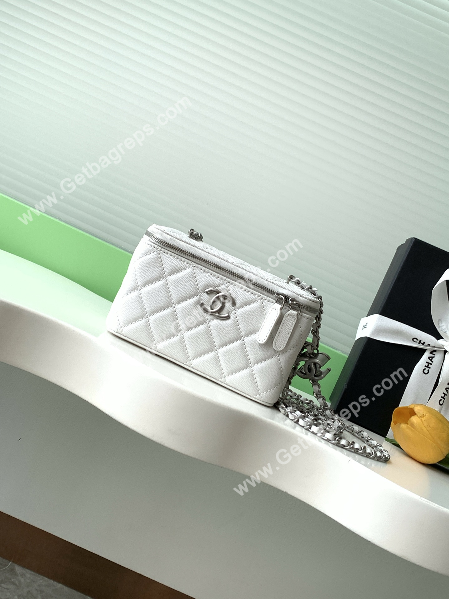 Chanel-AP3940-Caviar-Vanity-Bag-White.jpg